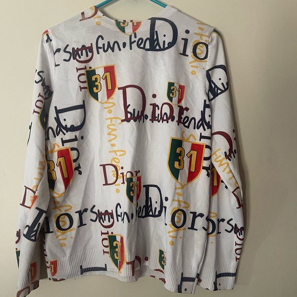 Size free size and I wear the small and medium - Picture 8 of 10